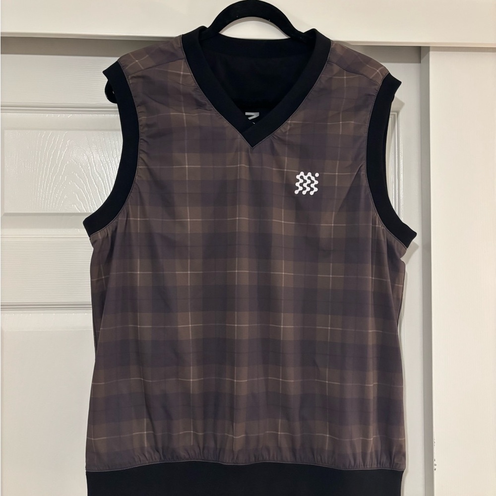 Manors Golf Reversible V-Neck Vest